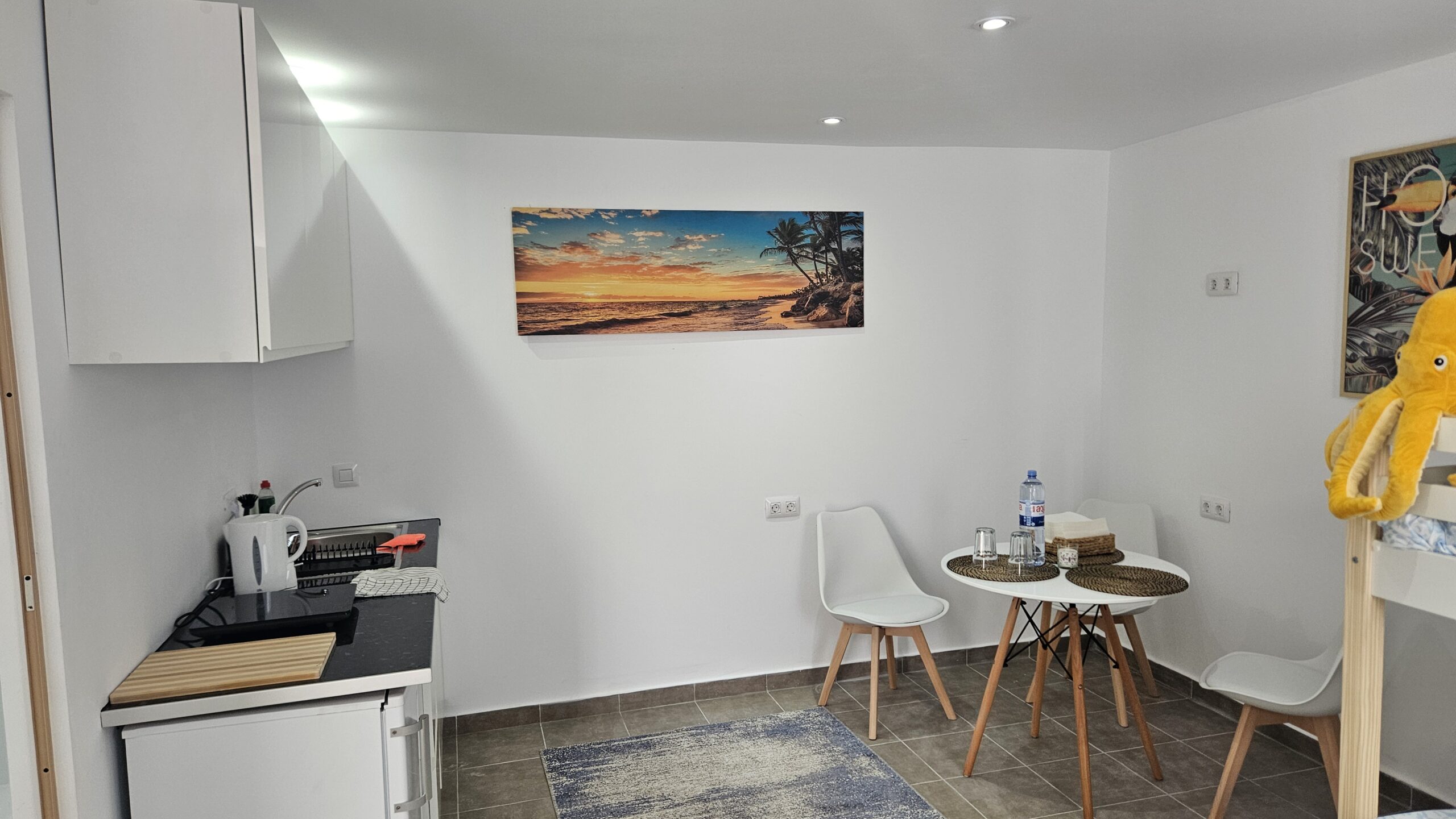 unterkunft-taucher-teneriffa-kueche-esszimmer-scaled